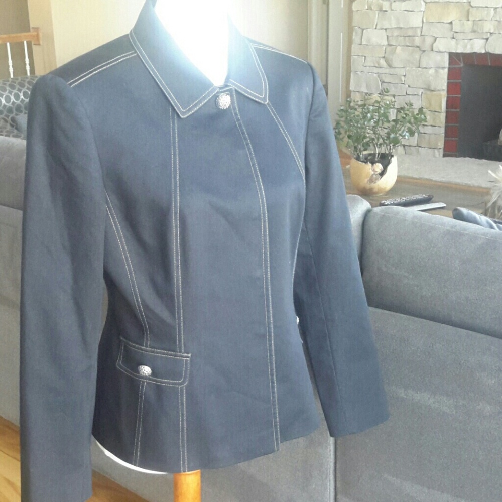 TAHARI ARTHUR LEVINE STRUCTURED DENIM BLAZER